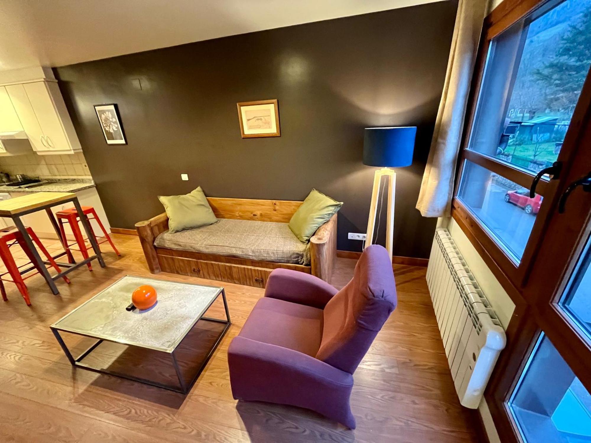 Lotila Flats Cuirgu Aparthotel Felechosa Ngoại thất bức ảnh