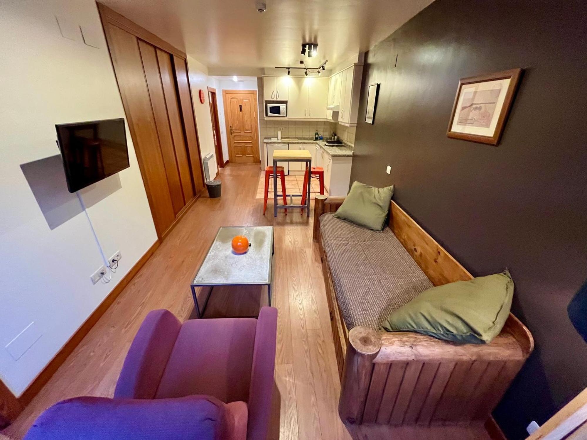 Lotila Flats Cuirgu Aparthotel Felechosa Ngoại thất bức ảnh