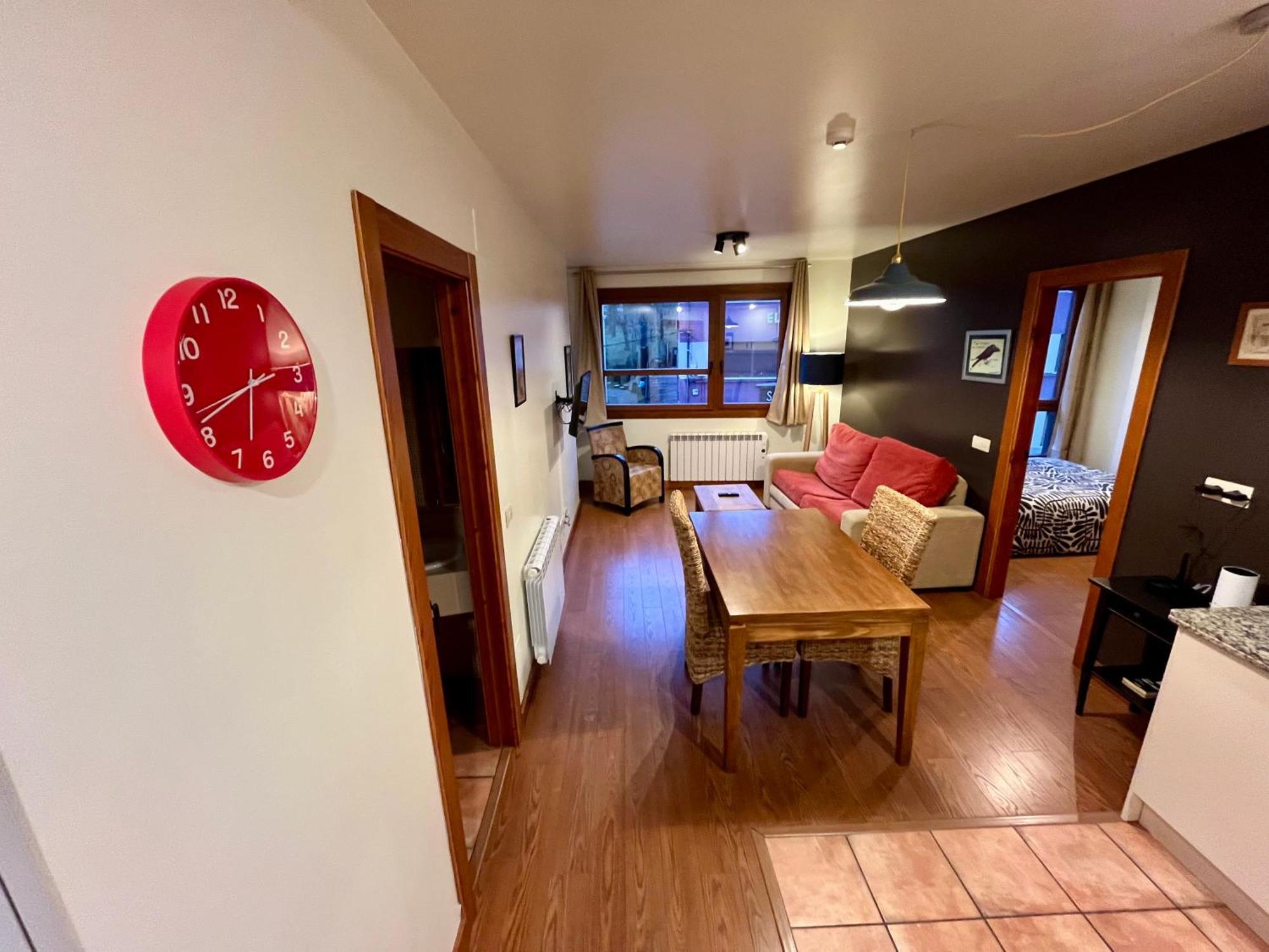 Lotila Flats Cuirgu Aparthotel Felechosa Ngoại thất bức ảnh